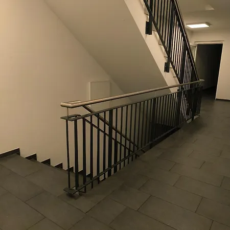 Modernes City-appartement Mit Separatem Schlafzimmer * 杜塞尔多夫