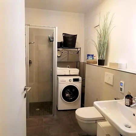 Modernes City-appartement Mit Separatem Schlafzimmer Lejlighed
