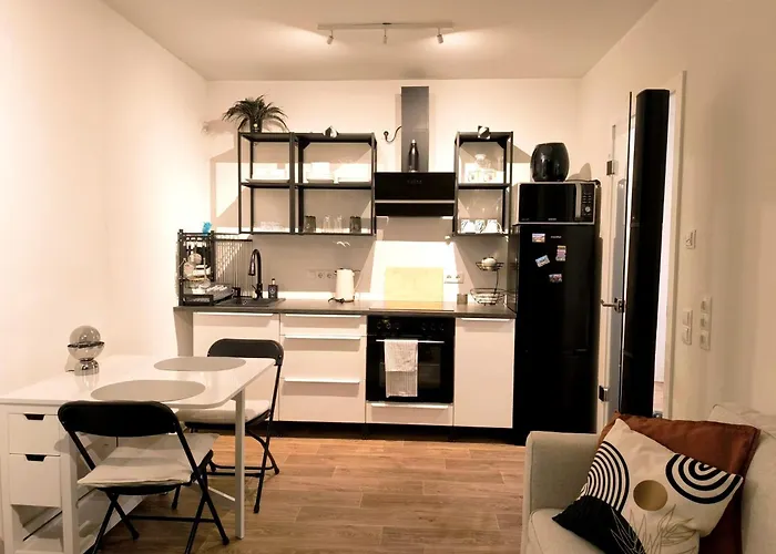 Modernes City-appartement Mit Separatem Schlafzimmer * Дюссельдорф