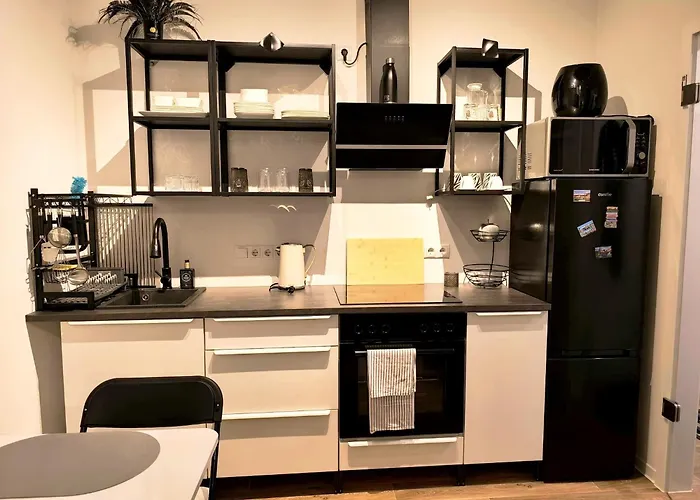 Апартаменты Modernes City-appartement Mit Separatem Schlafzimmer *