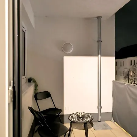 Modernes City-appartement Mit Separatem Schlafzimmer Daire *
