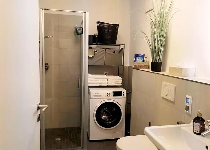 Modernes City-appartement Mit Separatem Schlafzimmer Daire